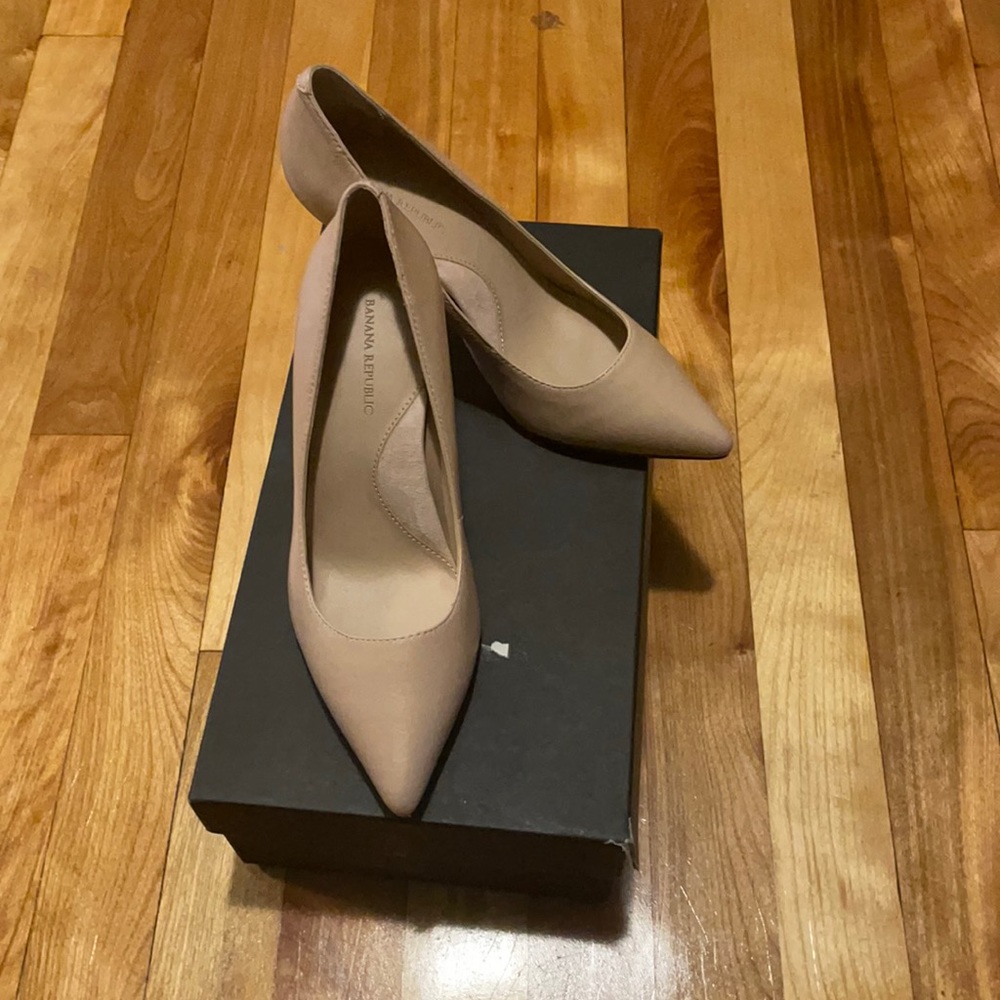 BANANA REPUBLIC MADISON 12 HR PUMP